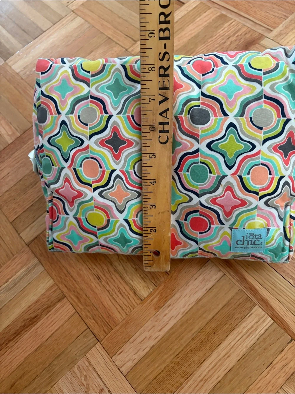 NWT Device Recliner or Pillow Rest - Multicolor Geometric - Clear Strap